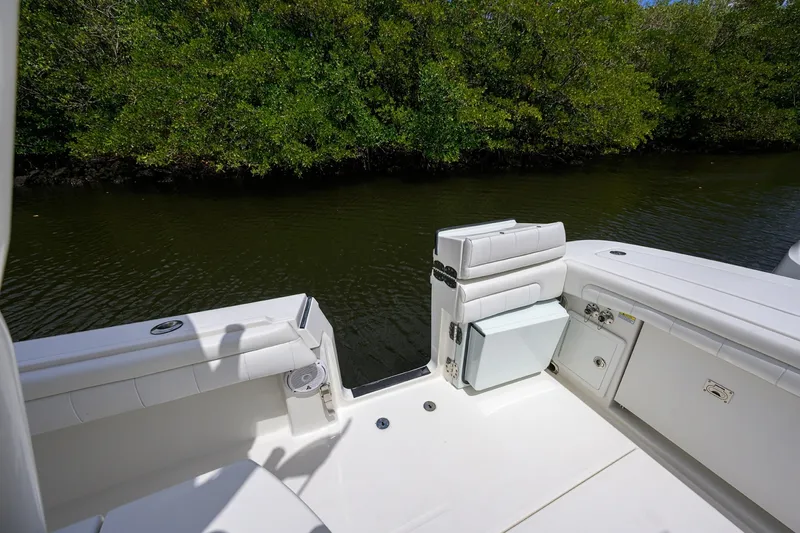 Slide: The Image of Regulator 31 Sweet Melissa - Cockpit 2019 Regulator 31 Center Console - Sweet Melissa - 7866460