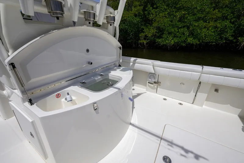 Slide: The Image of Regulator 31 Sweet Melissa Cockpit 2019 Regulator 31 Center Console - Sweet Melissa - 7866471