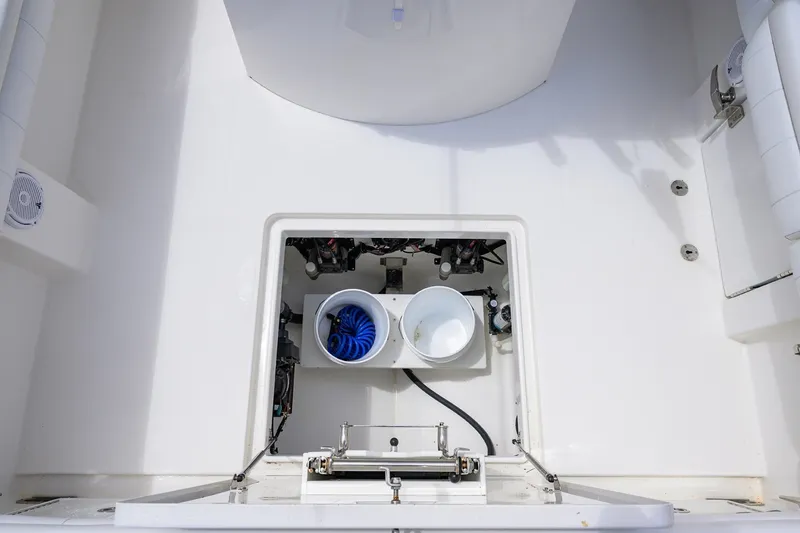 Slide: The Image of Regulator 31 Sweet Melissa - Cockpit 2019 Regulator 31 Center Console - Sweet Melissa - 7866461