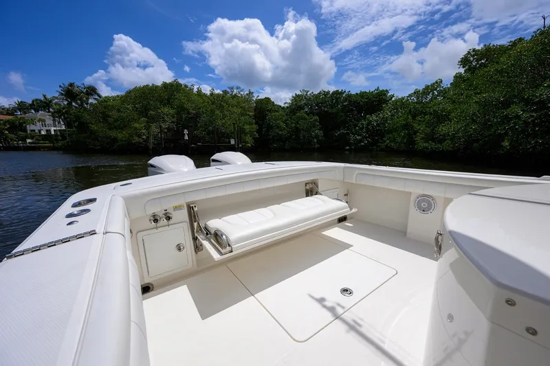 Slide: The Image of Regulator 31 Sweet Melissa - Cockpit 2019 Regulator 31 Center Console - Sweet Melissa - 7866458