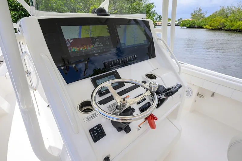 Slide: The Image of Regulator 31 Sweet Melissa - Helm 2019 Regulator 31 Center Console - Sweet Melissa - 7866440
