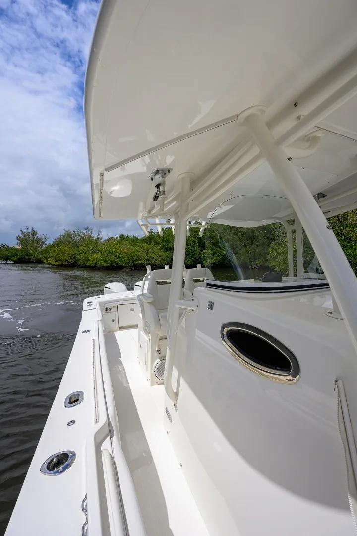 Slide: The Image of Regulator 31 Sweet Melissa - Helm 2019 Regulator 31 Center Console - Sweet Melissa - 7866445