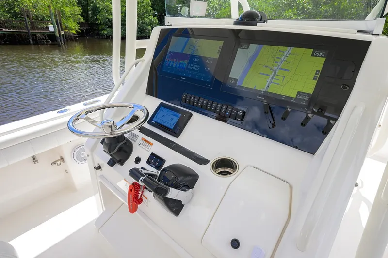 Slide: The Image of Regulator 31 Sweet Melissa - Helm 2019 Regulator 31 Center Console - Sweet Melissa - 7866443