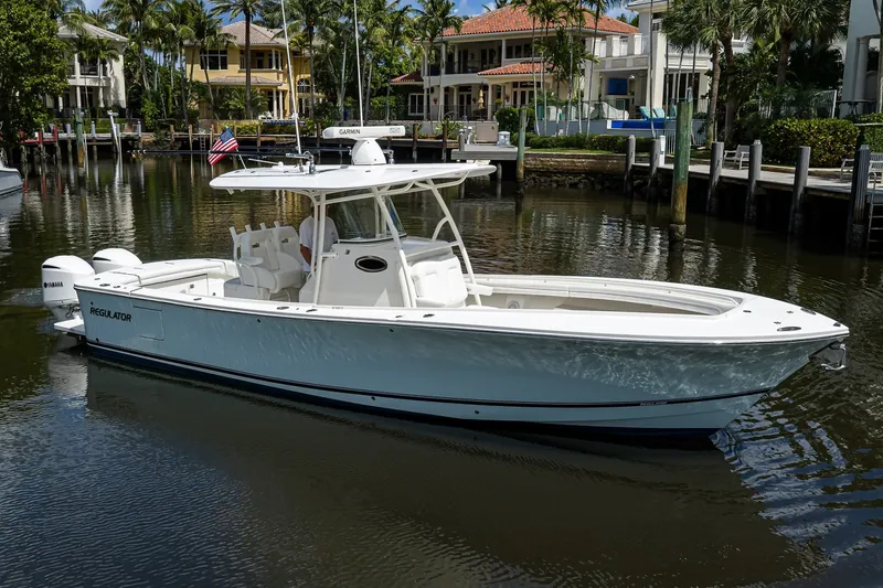 Slide: The Image of Regulator 31- Sweet Melissa - Exterior profile 2019 Regulator 31 Center Console - Sweet Melissa - 6025658