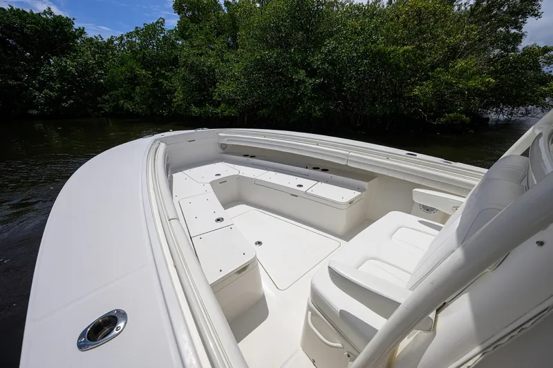 Slide: The Image of  Sweet Melissa - Bow 2019 Regulator 31 Center Console - Sweet Melissa - 6025833