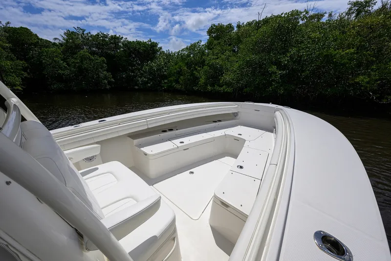 Slide: The Image of  Sweet Melissa - Bow 2019 Regulator 31 Center Console - Sweet Melissa - 6025843