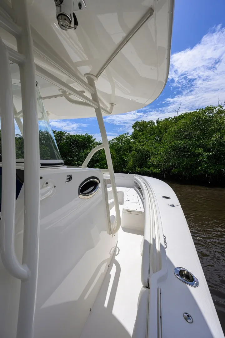 Slide: The Image of  Sweet Melissa - Bow 2019 Regulator 31 Center Console - Sweet Melissa - 6025844