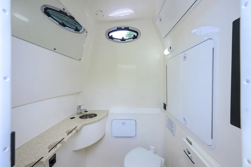 Slide: The Image of Regulator 31   Sweet Melissa - Day Head 2019 Regulator 31 Center Console - Sweet Melissa - 6025859