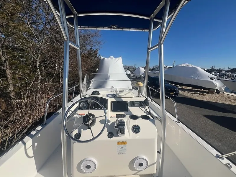 Slide: The Image of Boston Whaler 190 Montauk 2011 - 6025661