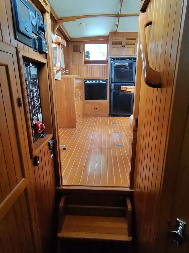 Slide: The Image of Monk 36 Trawler 1988 - 7220408