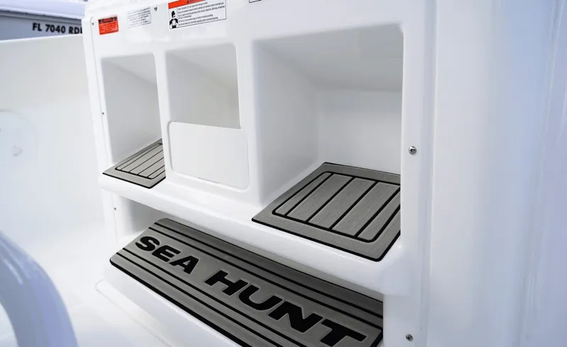 Slide: The Image of Sea Hunt Gamefish 28FS 2026 - 6026221