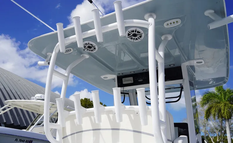 Slide: The Image of Sea Hunt Gamefish 28FS 2026 - 6026216