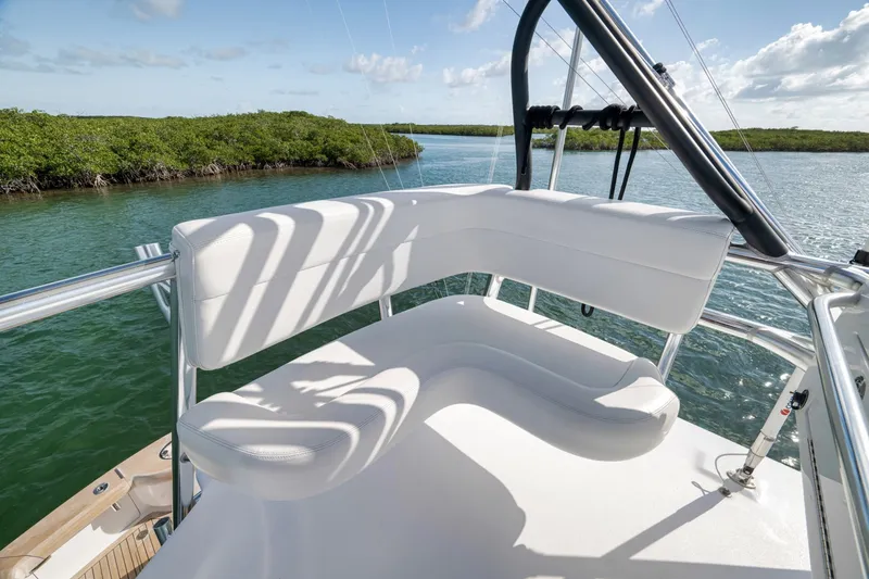 Slide: The Image of Winter Custom 38 Walk Around 2022 - 6026490