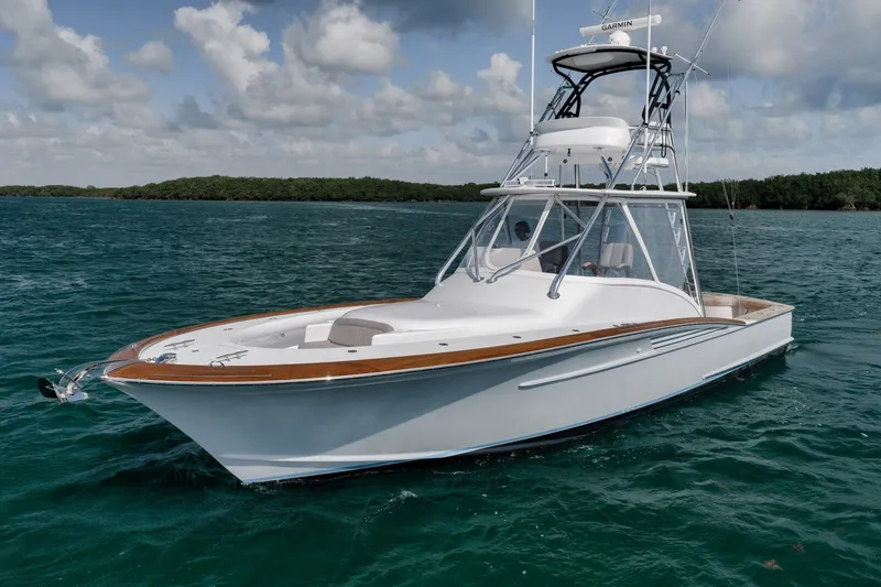 Slide: The Image of Winter Custom 38 Walk Around 2022 - 6026483