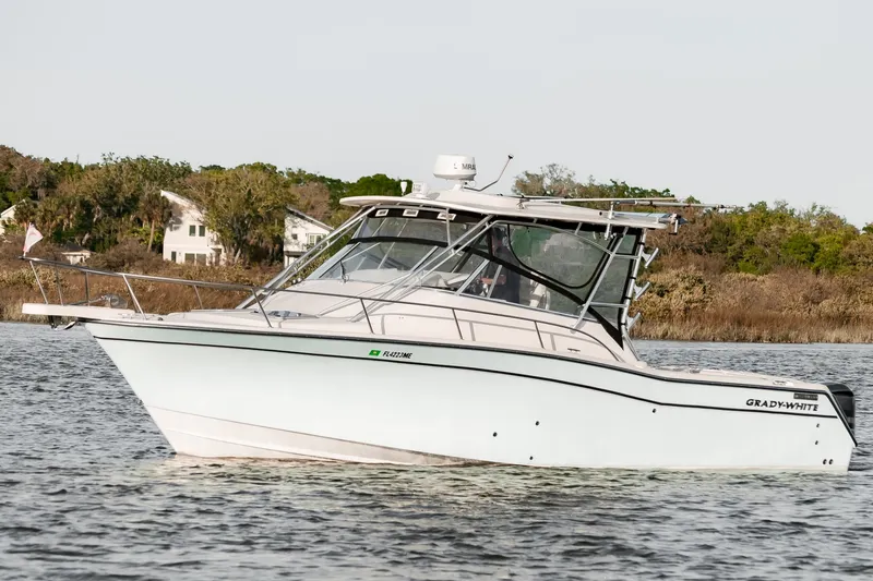 Slide: The Image of Grady-White 33 2003 - 6026886