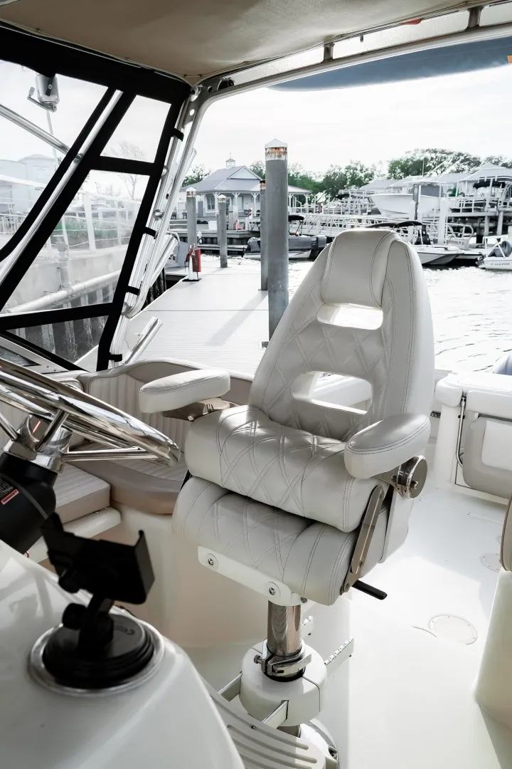 Slide: The Image of Grady-White 33 2003 - 6026897