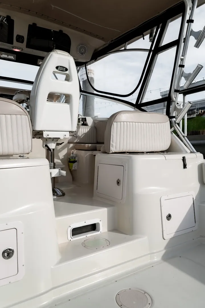 Slide: The Image of Grady-White 33 2003 - 6026899