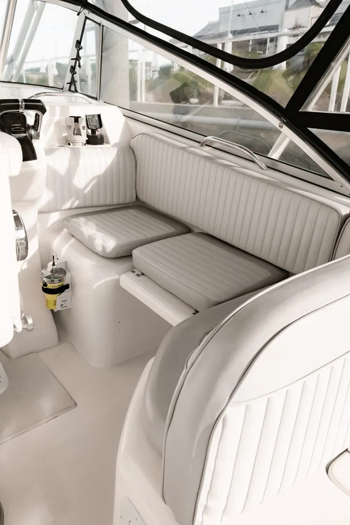 Slide: The Image of Grady-White 33 2003 - 6026900