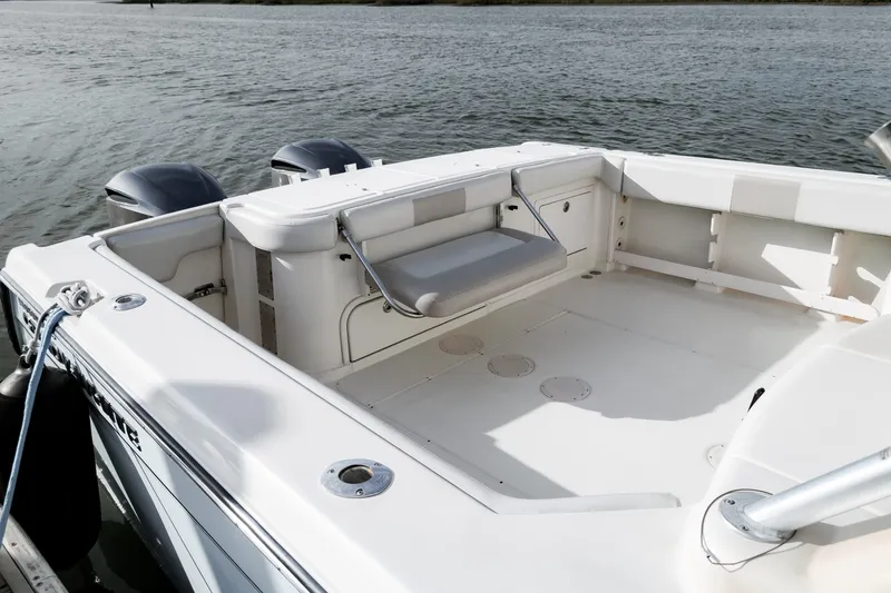 Slide: The Image of Grady-White 33 2003 - 6026902