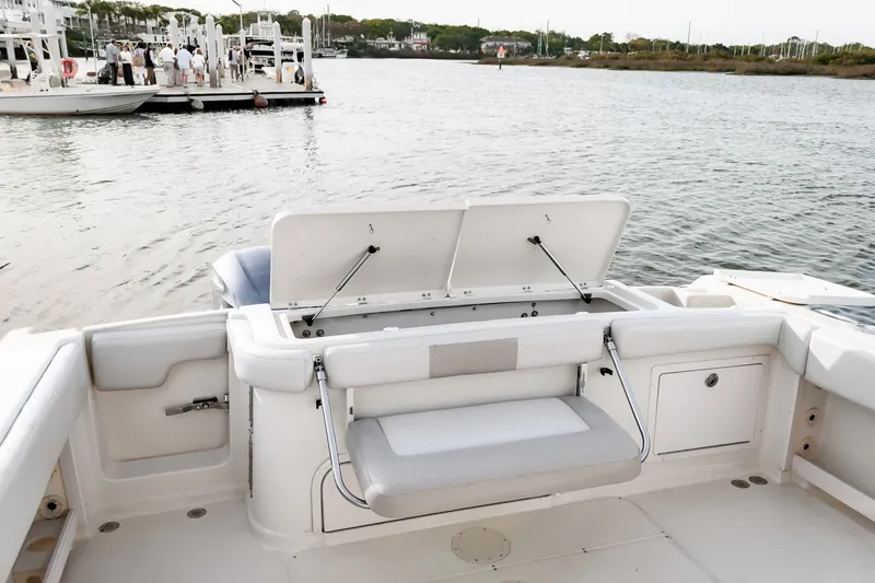 Slide: The Image of Grady-White 33 2003 - 6026903