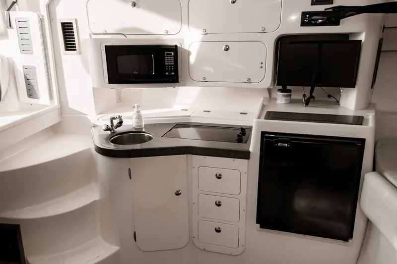 Slide: The Image of Grady-White 33 2003 - 6026909