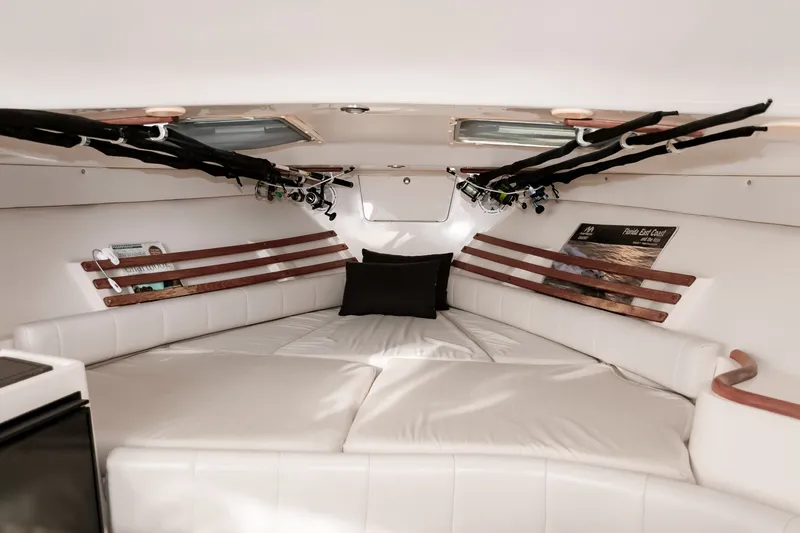 Slide: The Image of Grady-White 33 2003 - 6026912