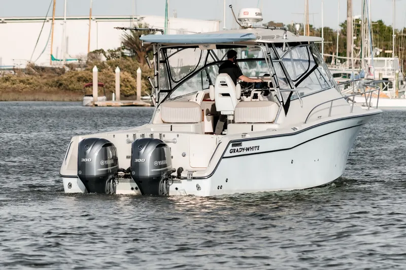 Slide: The Image of Grady-White 33 2003 - 6026888