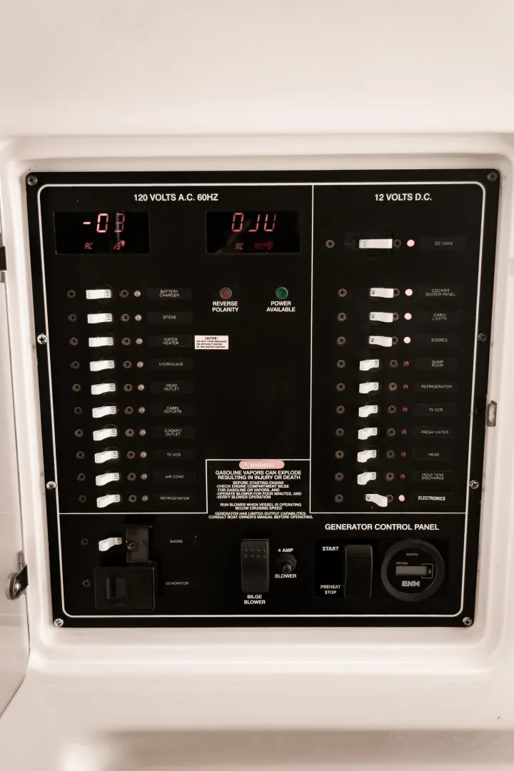 Slide: The Image of Grady-White 33 2003 - 6026915