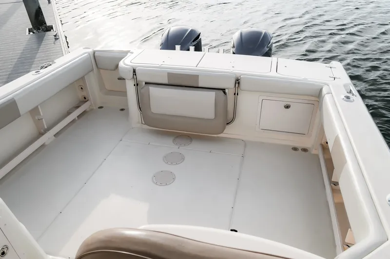 Slide: The Image of Grady-White 33 2003 - 6026916