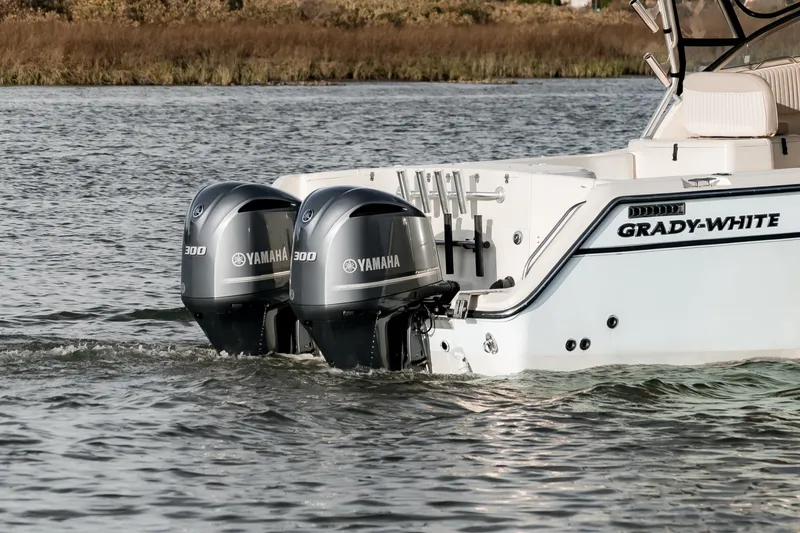 Slide: The Image of Grady-White 33 2003 - 6026889