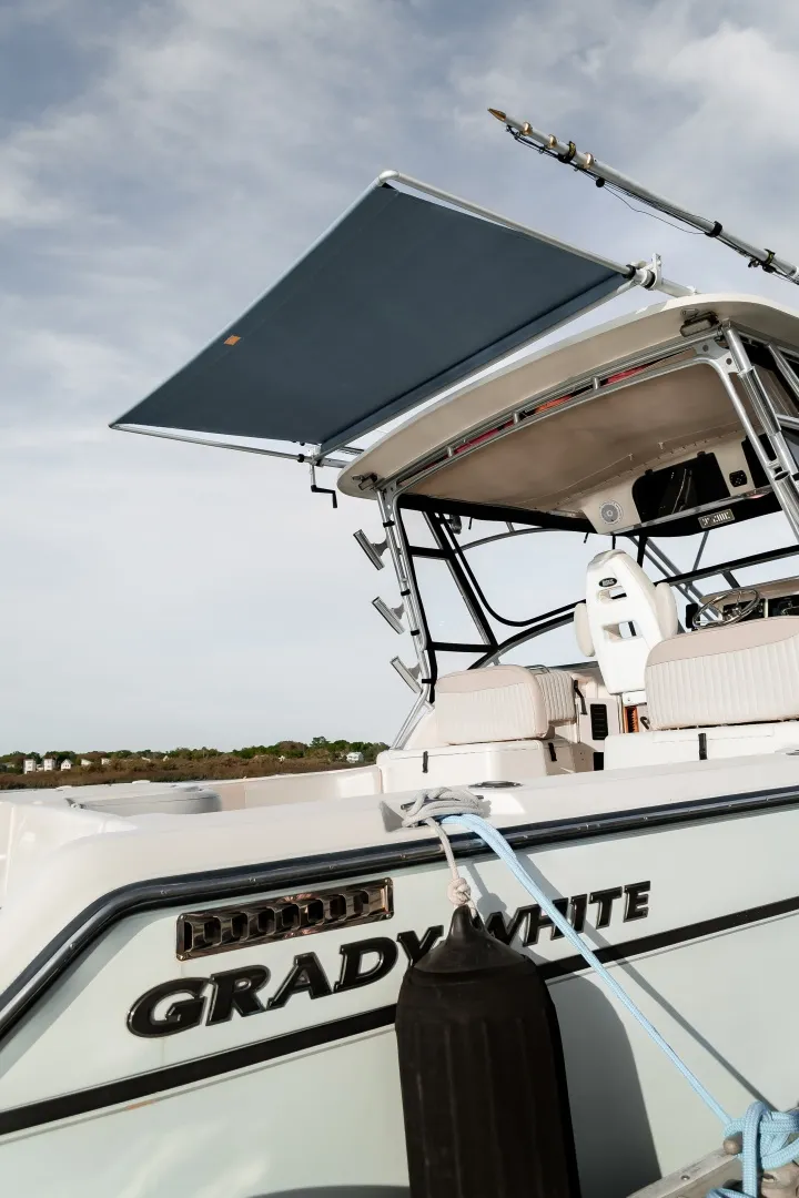 Slide: The Image of Grady-White 33 2003 - 6026890