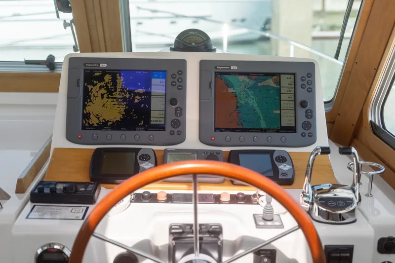 Slide: The Image of Sabre 42 Express Hardback 2007 - 6026945