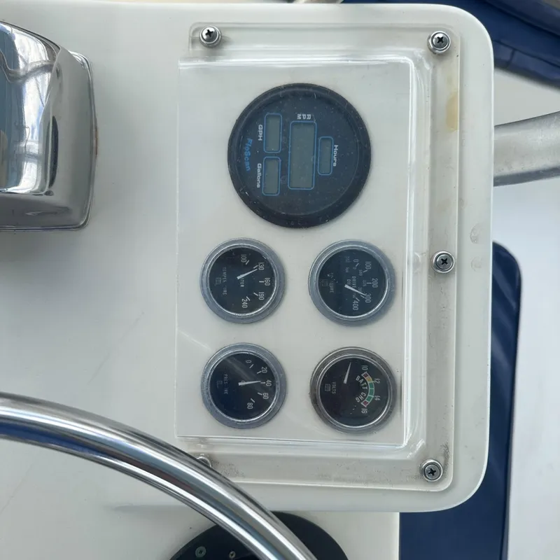 Slide: The Image of Hatteras 43 Convertible 1981 - 6027729