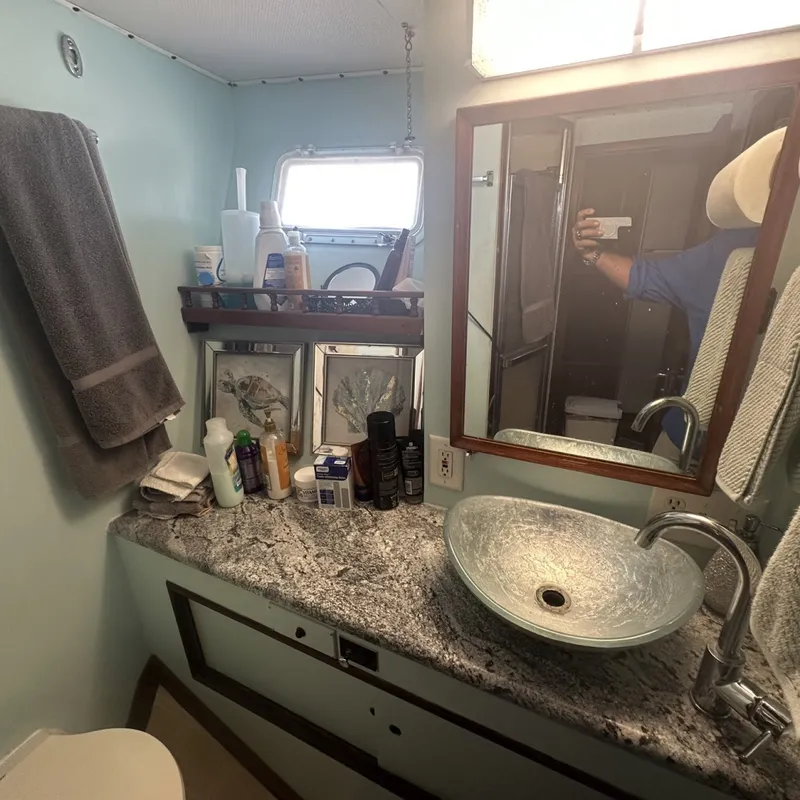 Slide: The Image of Hatteras 43 Convertible 1981 - 6027742