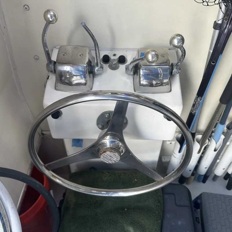 Slide: The Image of Hatteras 43 Convertible 1981 - 6027724