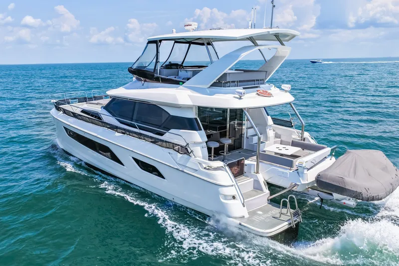 Slide: The Image of 2021 44 Aquila MY Memories Not Dreams Port Profile - 6044000