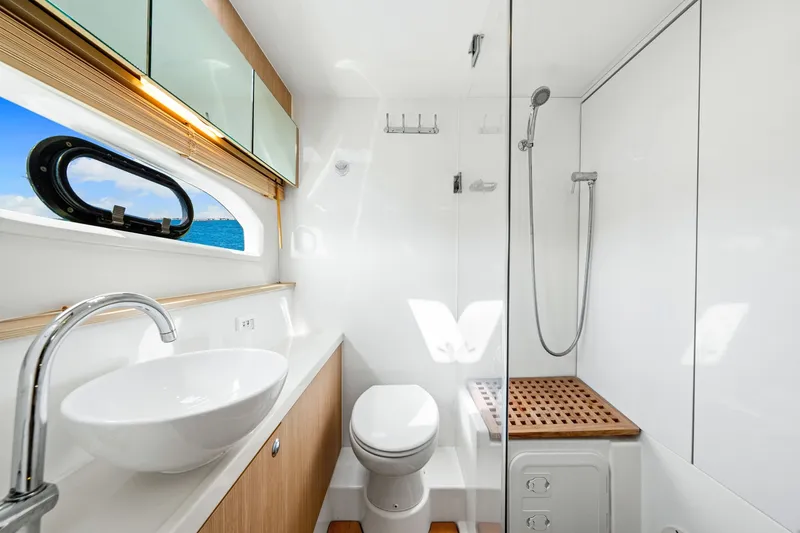 Slide: The Image of 2021 44 Aquila MY Memories Not Dreams Guest Stateroom Head - 6043802