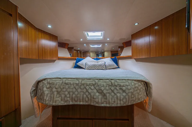 Slide: The Image of 60 Viking Convertible 2012 "Contango" - Stateroom - 6094930