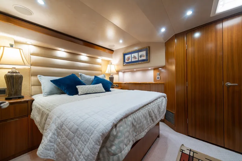 Slide: The Image of 60 Viking Convertible 2012 "Contango" - Stateroom - 6094940