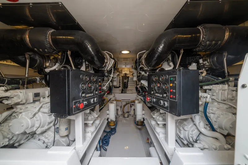 Slide: The Image of 60 Viking Convertible 2012 "Contango" - Engine Room - 6094960