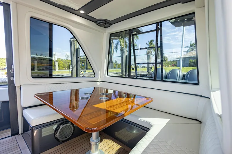 Slide: The Image of Gulf 52 2017 - 6031058