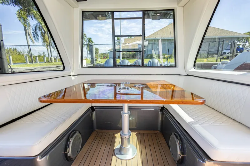 Slide: The Image of Gulf 52 2017 - 6031059