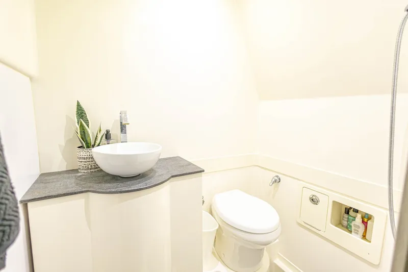 Slide: The Image of Gulf 52 2017 - 6031070