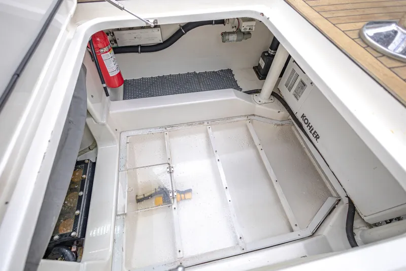 Slide: The Image of Gulf 52 2017 - 6031077