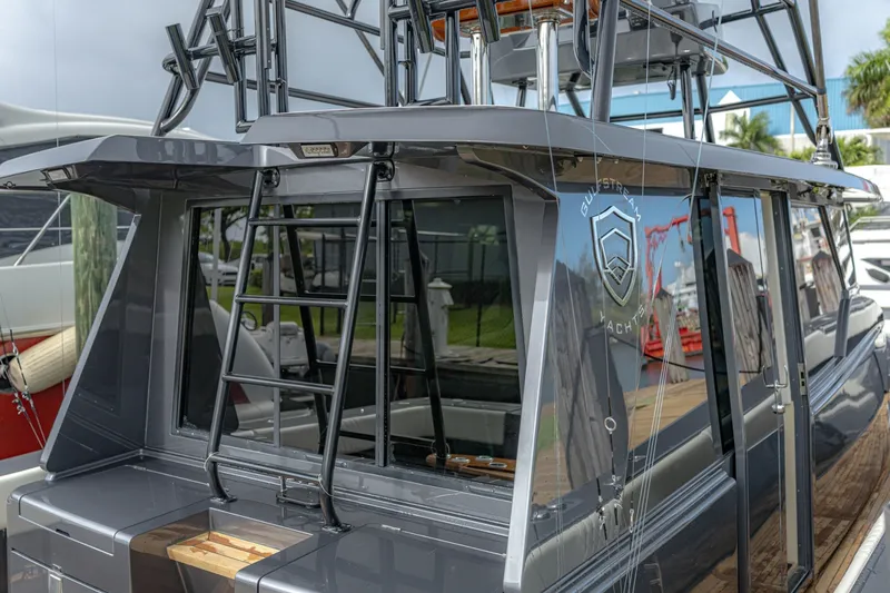 Slide: The Image of Gulf 52 2017 - 6031090