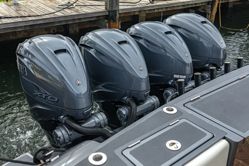 Slide: The Image of Gulf 52 2017 - 6031088