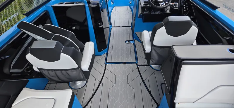 Slide: The Image of Yamaha 255XD 2022 - 6028255