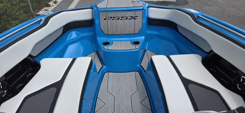 Slide: The Image of Yamaha 255XD 2022 - 6028271