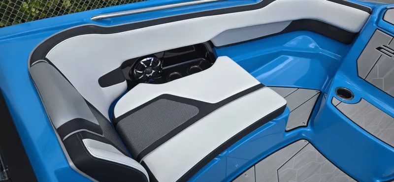 Slide: The Image of Yamaha 255XD 2022 - 6028275