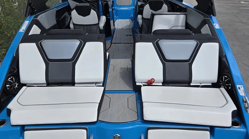 Slide: The Image of Yamaha 255XD 2022 - 6028251